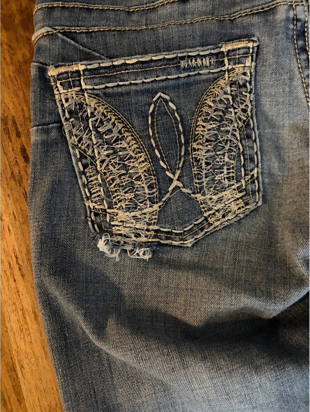 Wrangler Women's Blue Bootcut Jeans with Embroidered Back Pockets, Size 6 - Picture 4 of 4